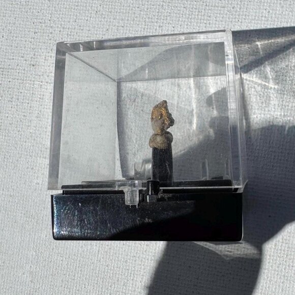 Gold on Quartz - Natural California Gold Specimen in Perky Display Box #2 - Picture 6 of 6